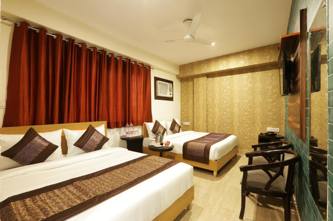 Hotel Classic Plaza At Delhi Airport New Delhi Exterior photo
