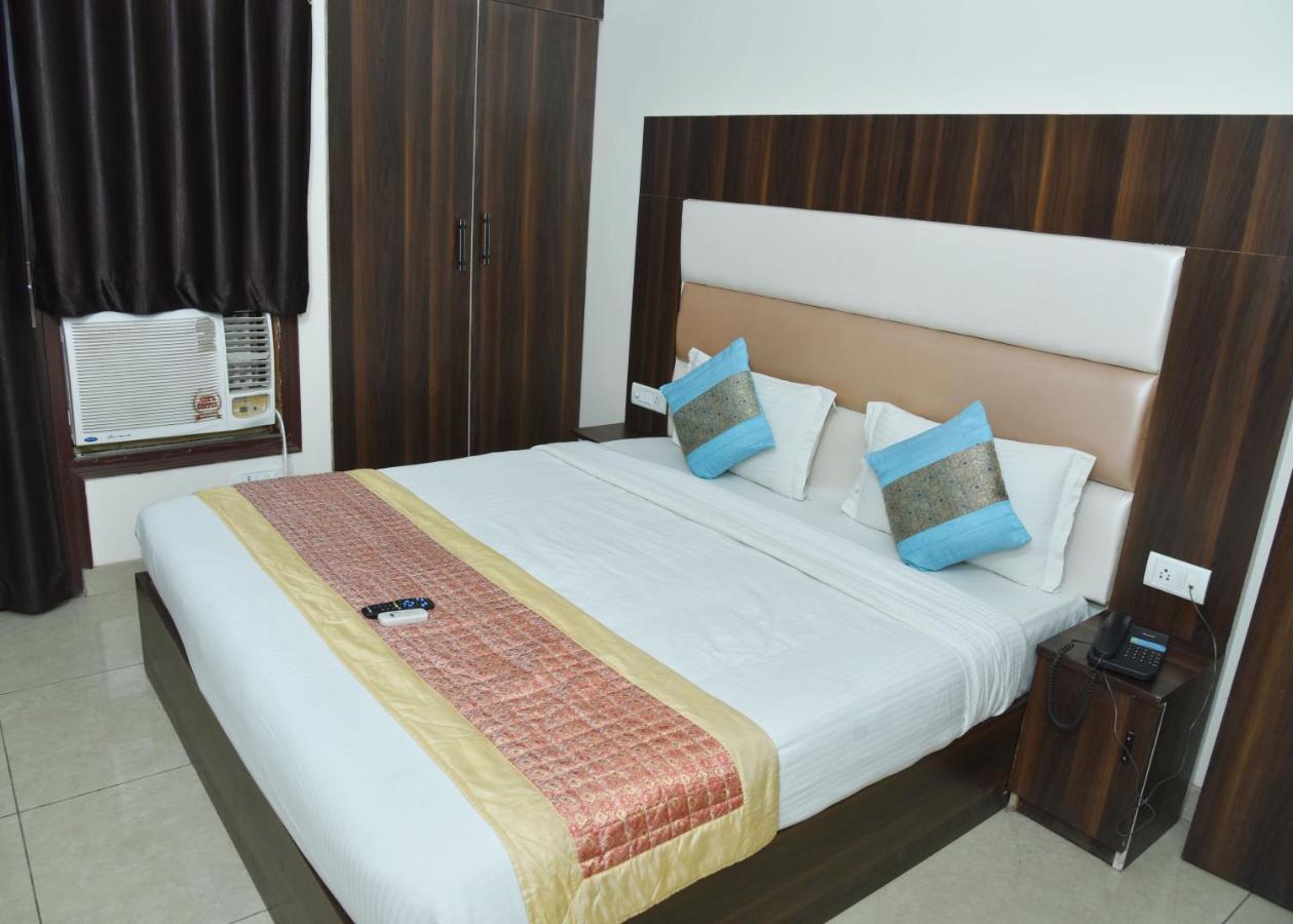 Hotel Classic Plaza At Delhi Airport New Delhi Exterior photo